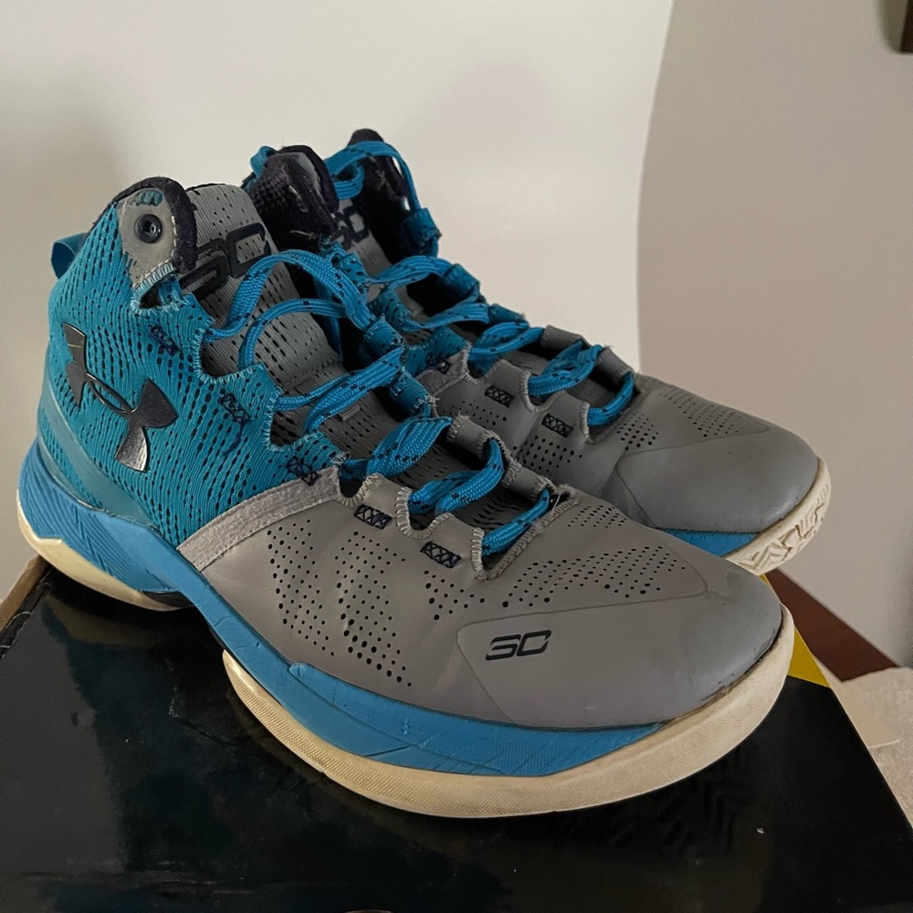 Under Armour Steph Curry 2 Gray/Blue boys size 6 Rare